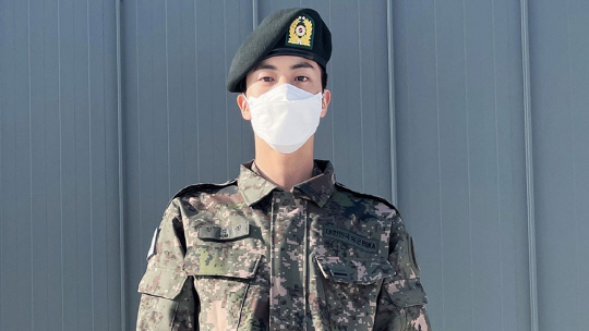 군 복무 중인 BTS 진  [위버스 캡처=연합뉴스]